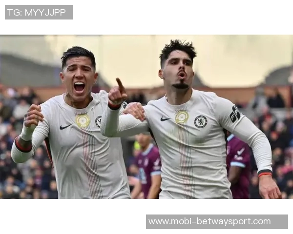 切尔西全力以赴争夺前巴萨前锋罗克希望引进新血液