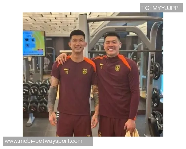 王大雷祝贺刘殿座入选国足新名单为梦想继续拼搏 王大雷祝贺刘殿座入选国足新名单为梦想继续拼搏