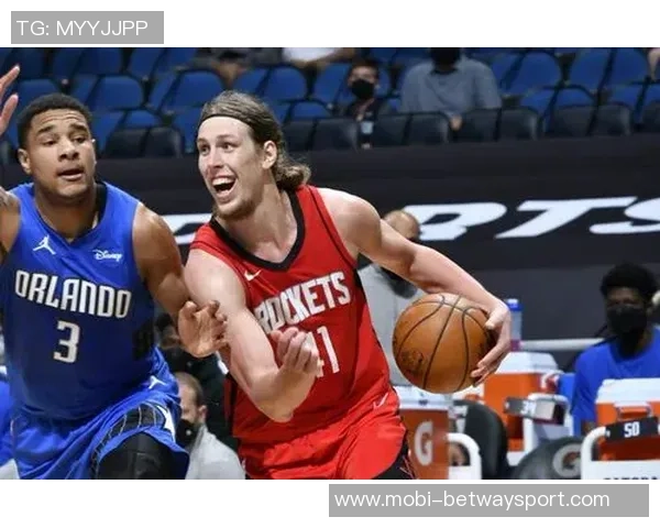 黄蜂希望康诺顿940万合同成为有效交易筹码以增强球队实力 黄蜂希望康诺顿940万合同成为有效交易筹码以增强球队实力